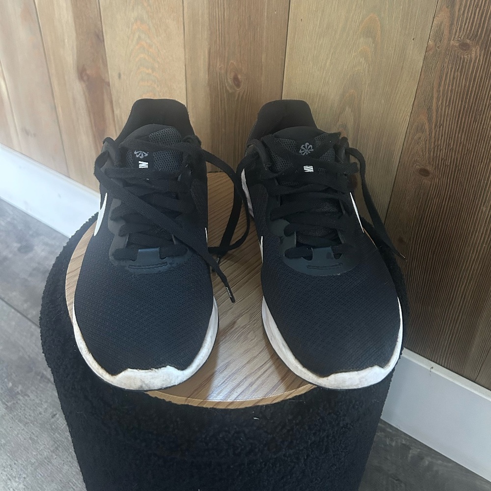 Nike Women's Revolution 6 Race Running Shoe 8.5